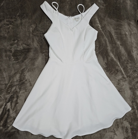 Francesca’s Collections Ivory Off-Shoulder Dress–Knit Fit & Flare Cocktail Ready - Picture 12 of 17